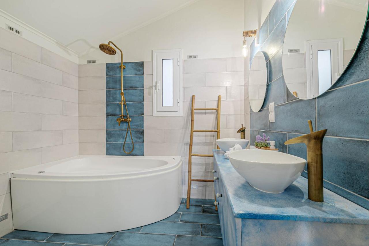 Villa Orizontas Corfu, Private Villa With Breathtaking Views Loutses Eksteriør billede